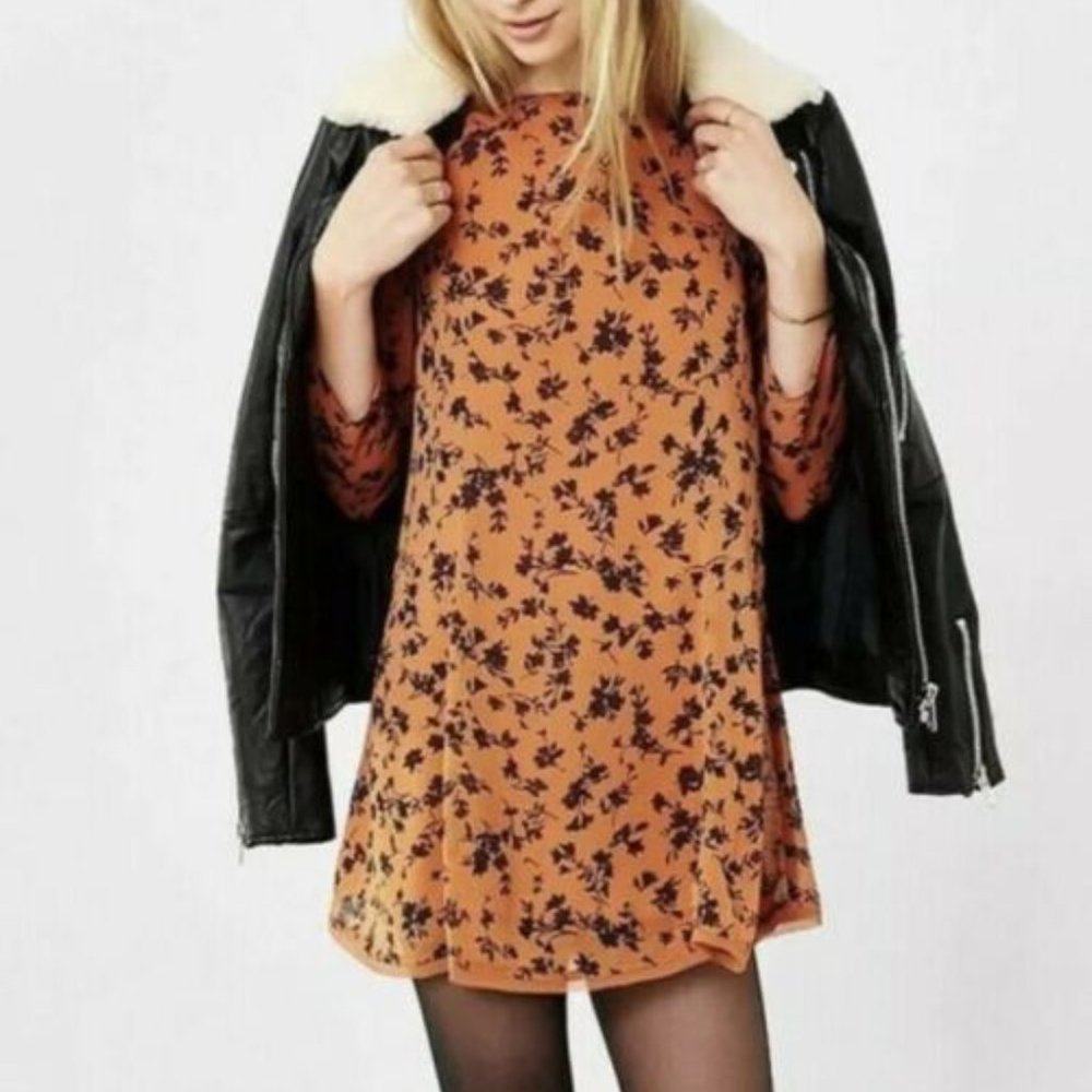 Urban Outfitters Kimchi Blue Floral Swing Dress S